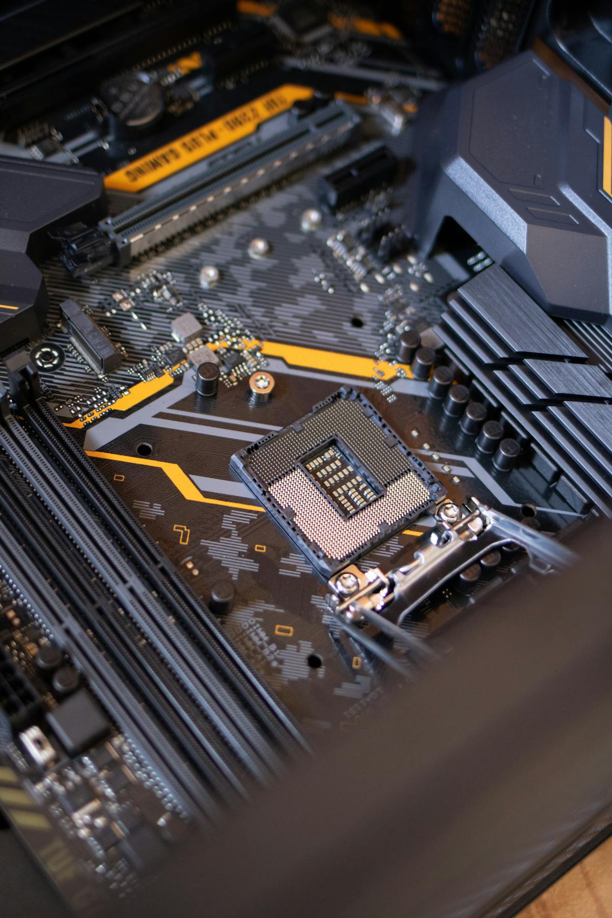 Desktop PC with modular components